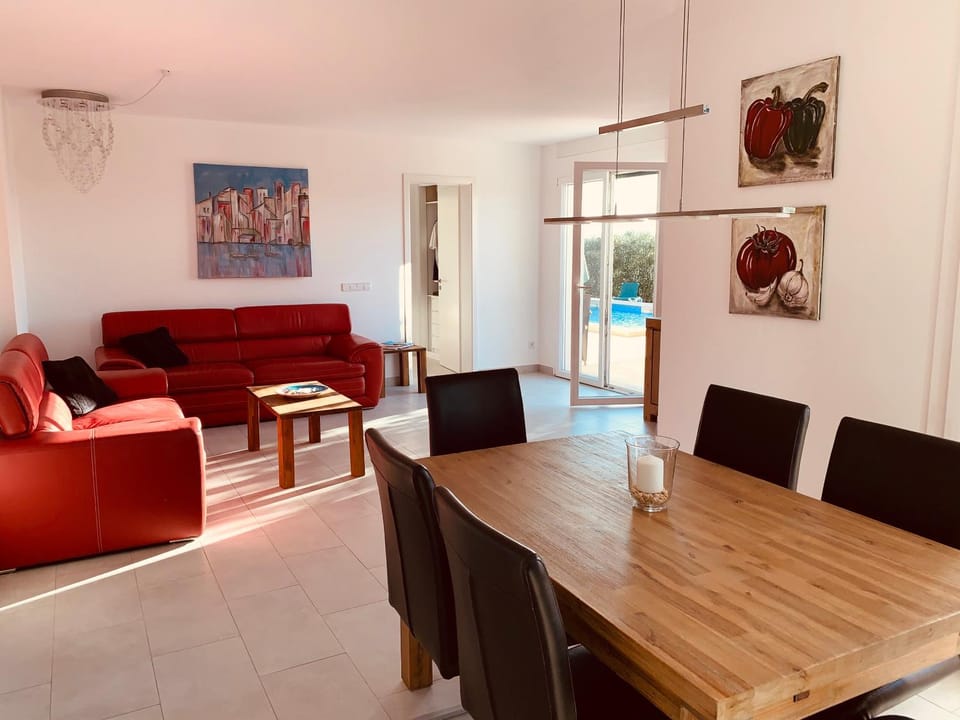Balcony/Terrace, Living room, Seating area, Dining area, Garden view, Pool view