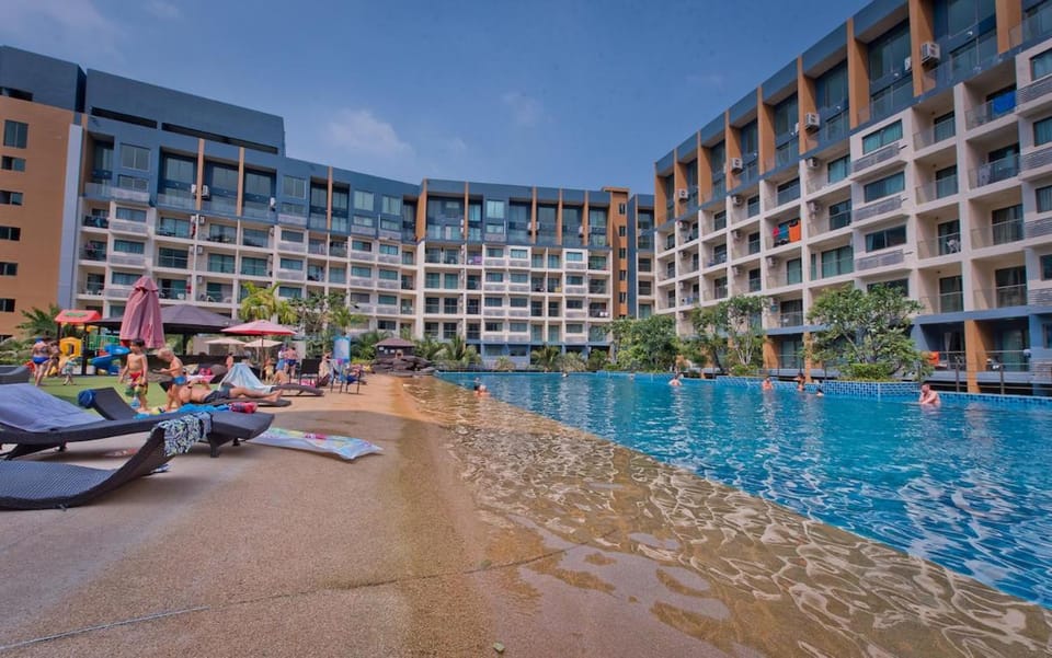 Property building, Swimming pool