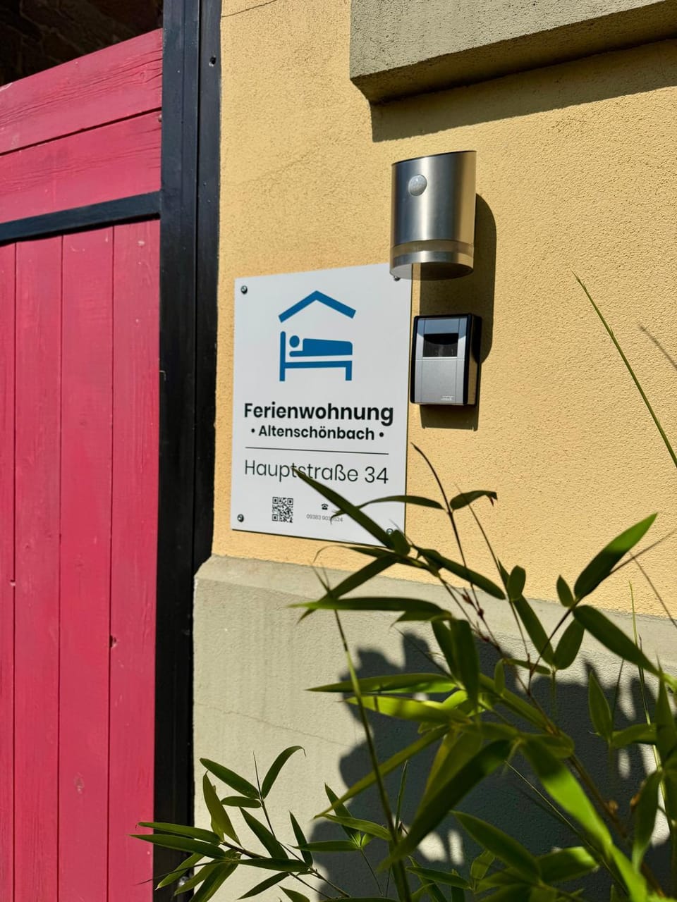 Facade/entrance