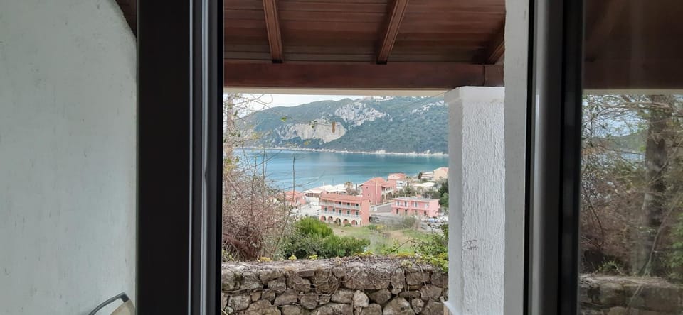 Mountain view, Sea view
