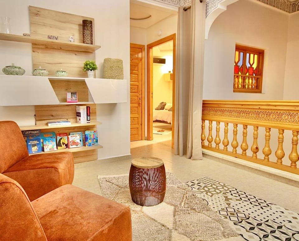 Living room, Seating area