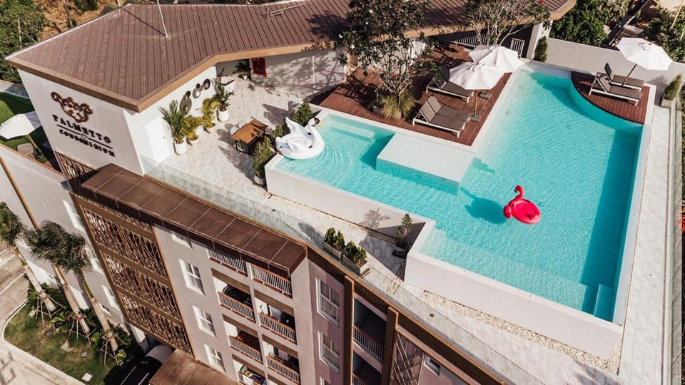 Bird's eye view, Pool view