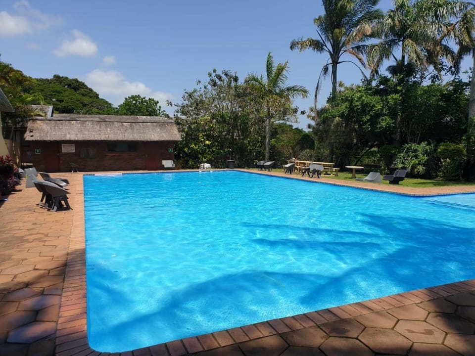 23 Manzini Chalets-Pumba's Den Apartment in KwaZulu-Natal