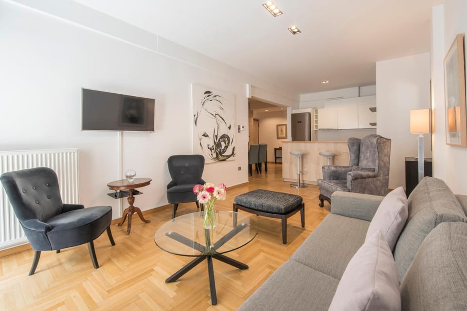 TV and multimedia, Living room, Seating area, internet