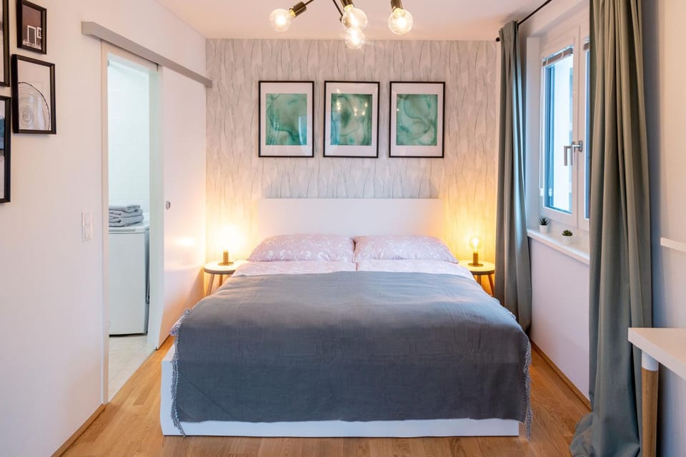 Bedroom, bunk bed