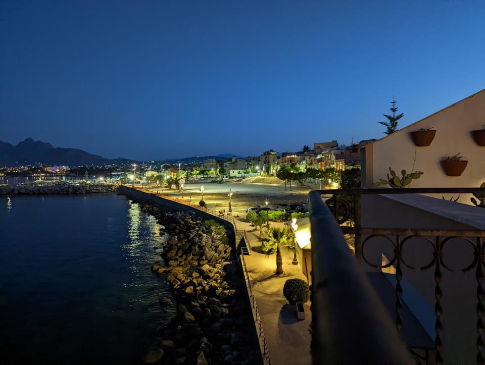 Casa nel borgo marinaro di Santa Nicolicchia House in Sicily