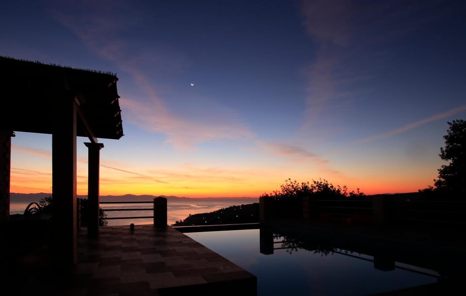 City view, Sea view, Swimming pool, Sunrise