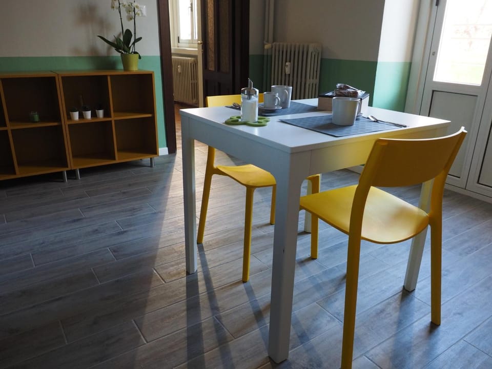 Kitchen or kitchenette, Food and drinks