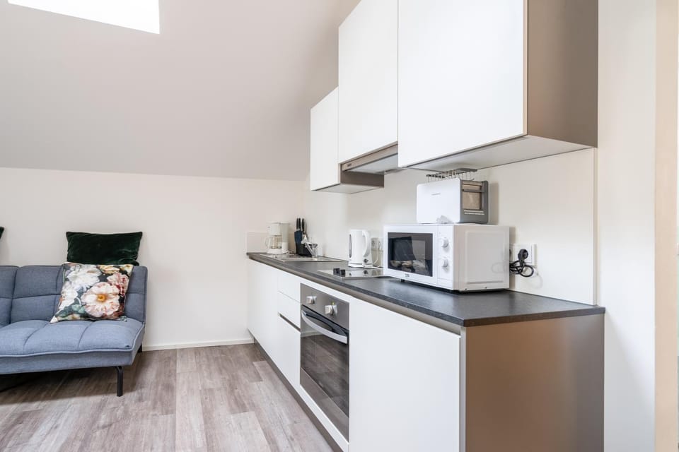 Coffee/tea facilities, Kitchen or kitchenette, Seating area, Dining area, dishwasher, minibar, pet friendly, stove, toaster