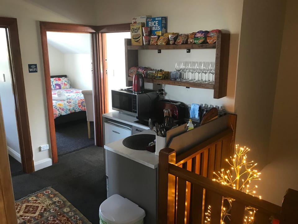 Coffee/tea facilities, Kitchen or kitchenette