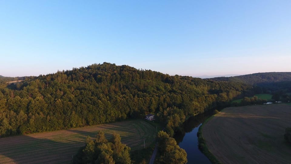 Property building, Off site, Natural landscape, Mountain view, Location