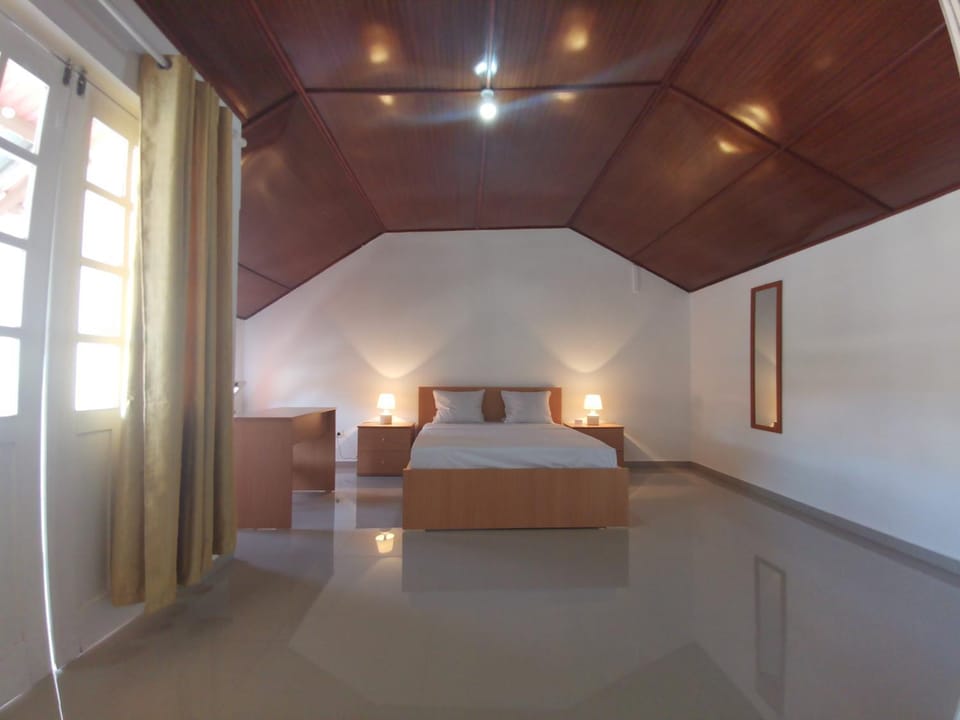 Plateau Bedroom & Chambre - Praia Center 1 Bed and Breakfast in Praia