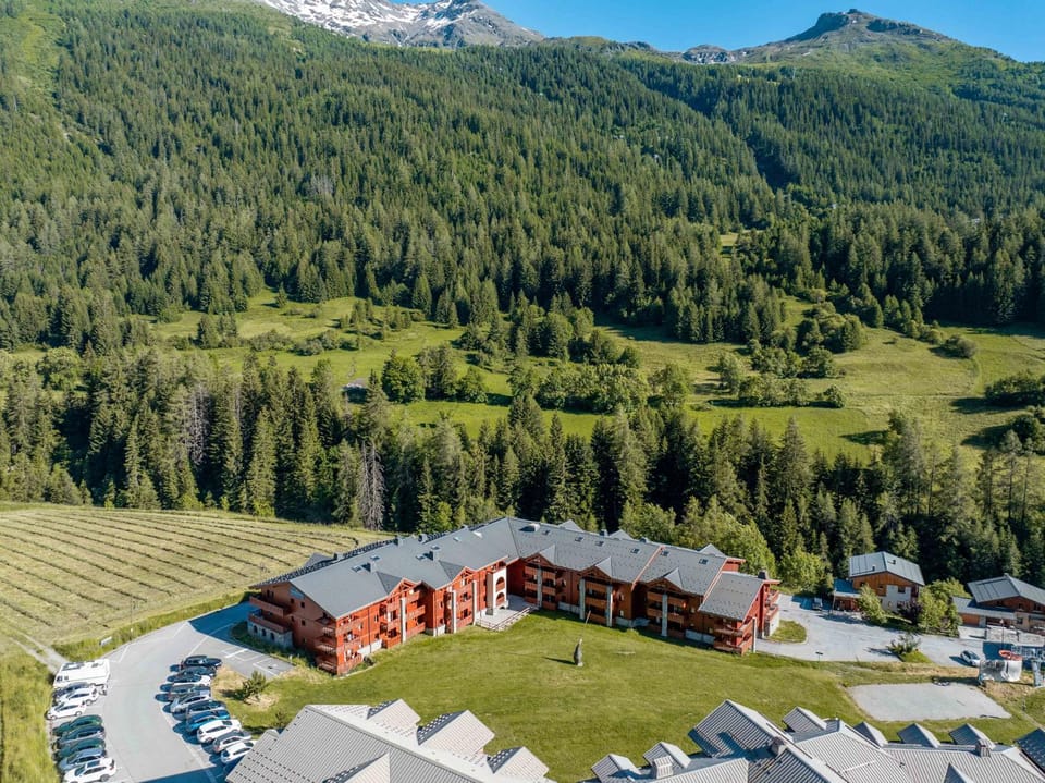 Property building, Natural landscape, Summer
