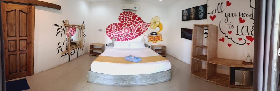 Bed, TV and multimedia, Photo of the whole room, Bedroom, air conditioner
