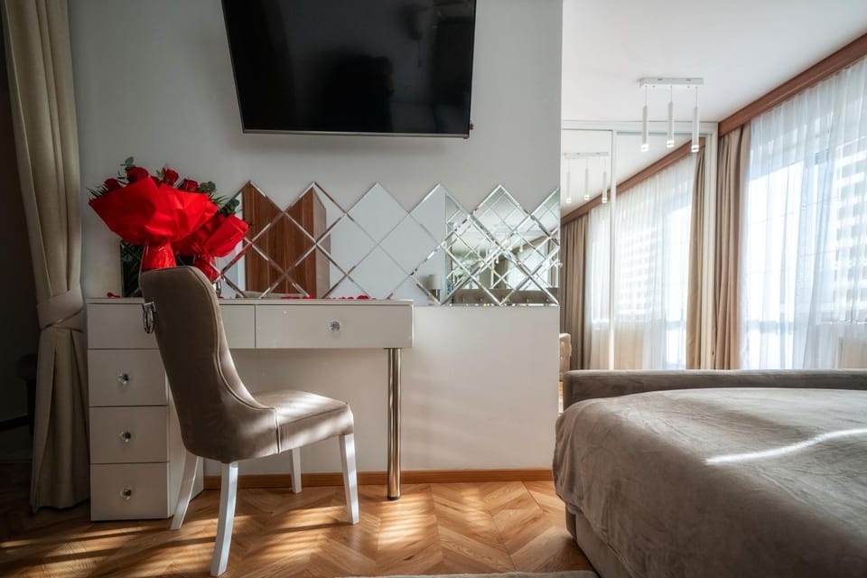 TV and multimedia, Photo of the whole room, Bedroom
