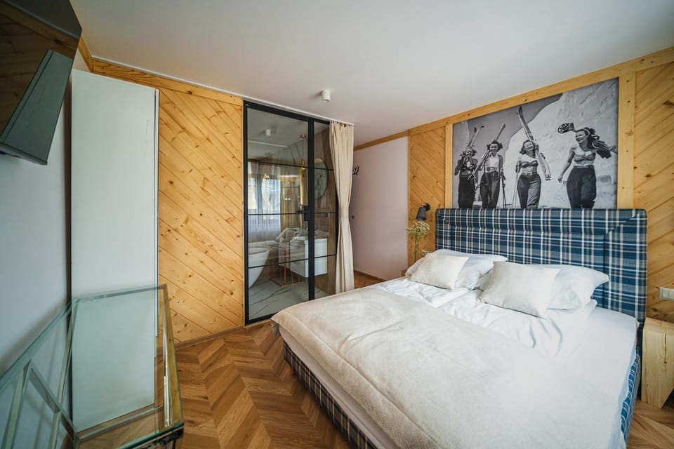 Bed, Photo of the whole room