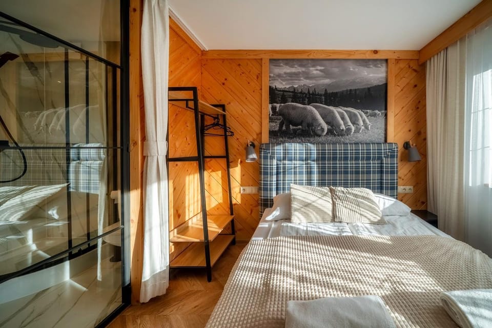 Bed, Photo of the whole room