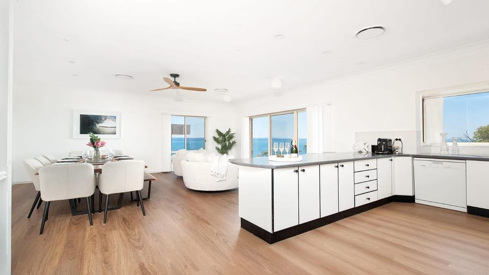 The Family Entertainer - with sweeping water views House in New South Wales