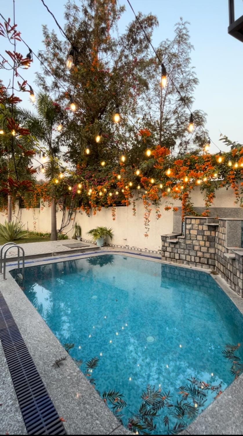 Pool view, Swimming pool