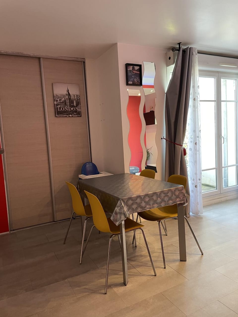 Living room, Seating area, Dining area