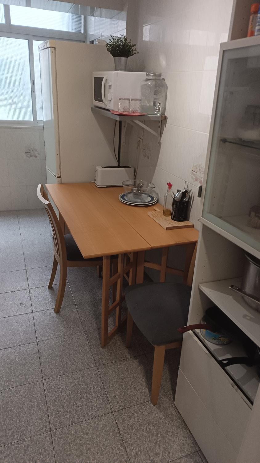 Habitaciones en Apartamento compartido DELICIAS ROOM Cerca del Mar, Aeropuerto, Ave y Metro Vacation rental in Malaga