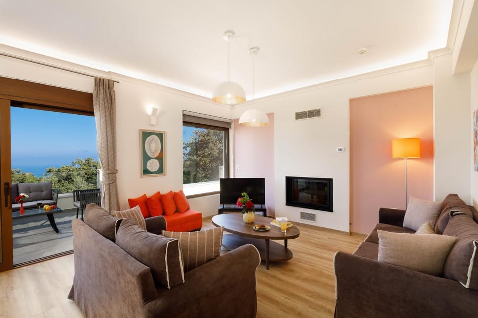 TV and multimedia, Living room, Seating area, Sea view