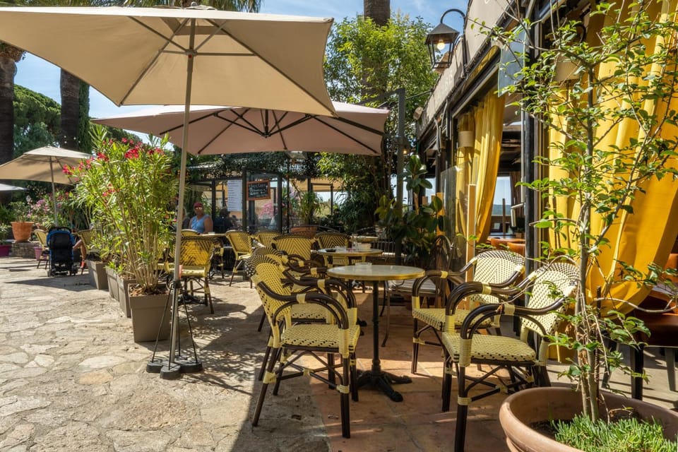 Hotel Restaurant Bellevue Hotel in Bormes-les-Mimosas