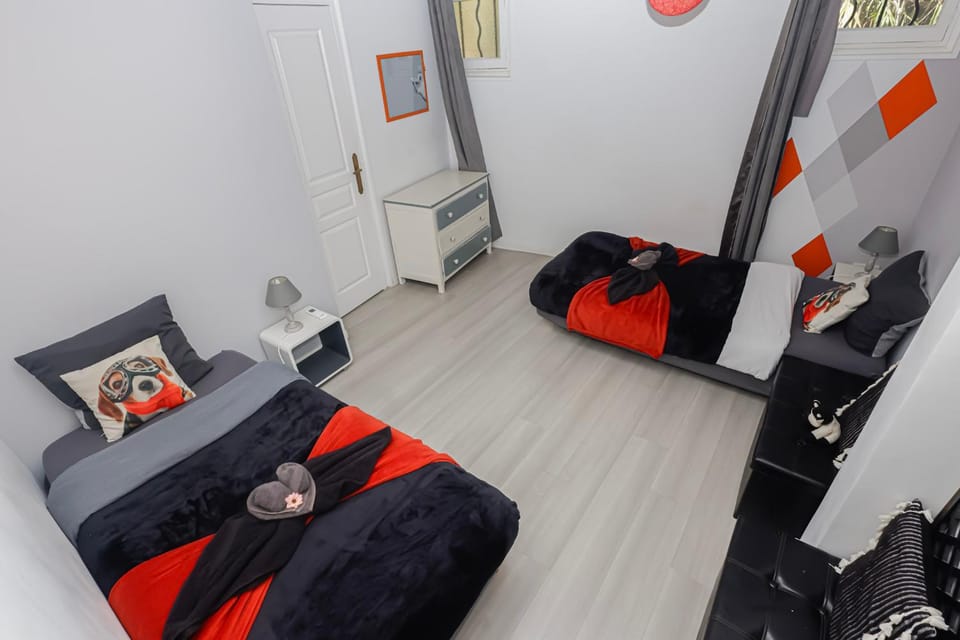 Photo of the whole room