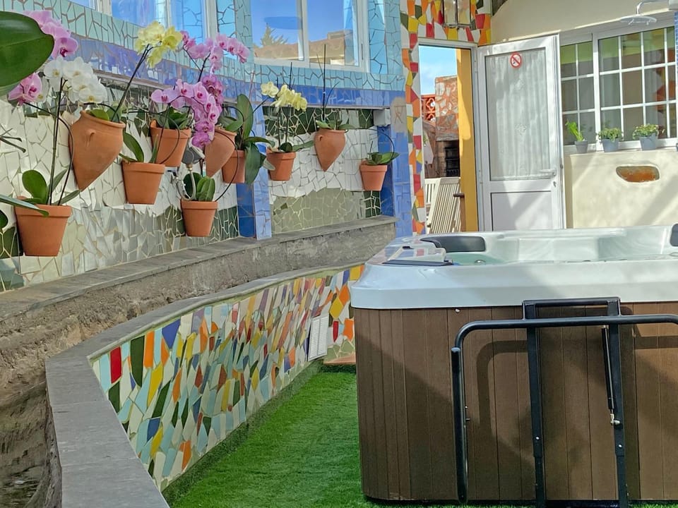Patio, Garden, Balcony/Terrace