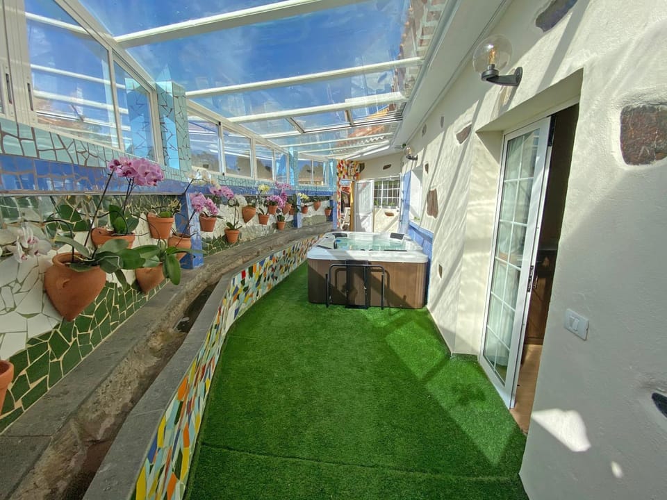 Hot Tub, Spa and wellness centre/facilities