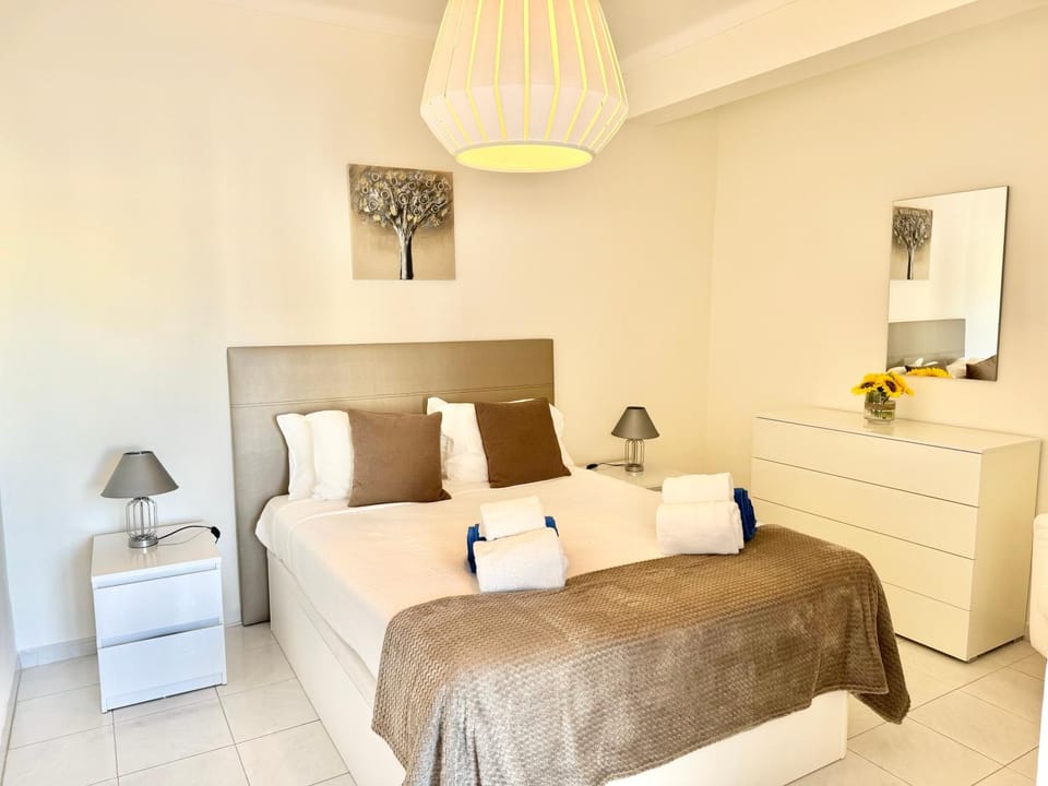 Apartment Algarve - Beach Front - Free Wifi - Air Con Apartment in Faro District