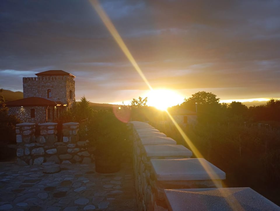 Chateau White Flags შატო თეთრი ბაირაღები Hotel in Georgia