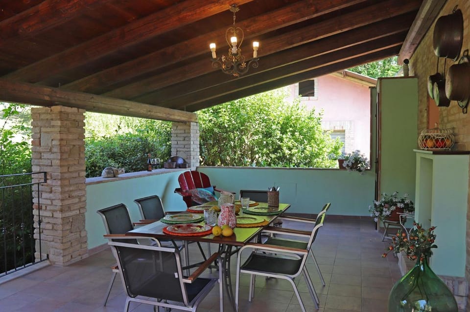 Patio, Dining area