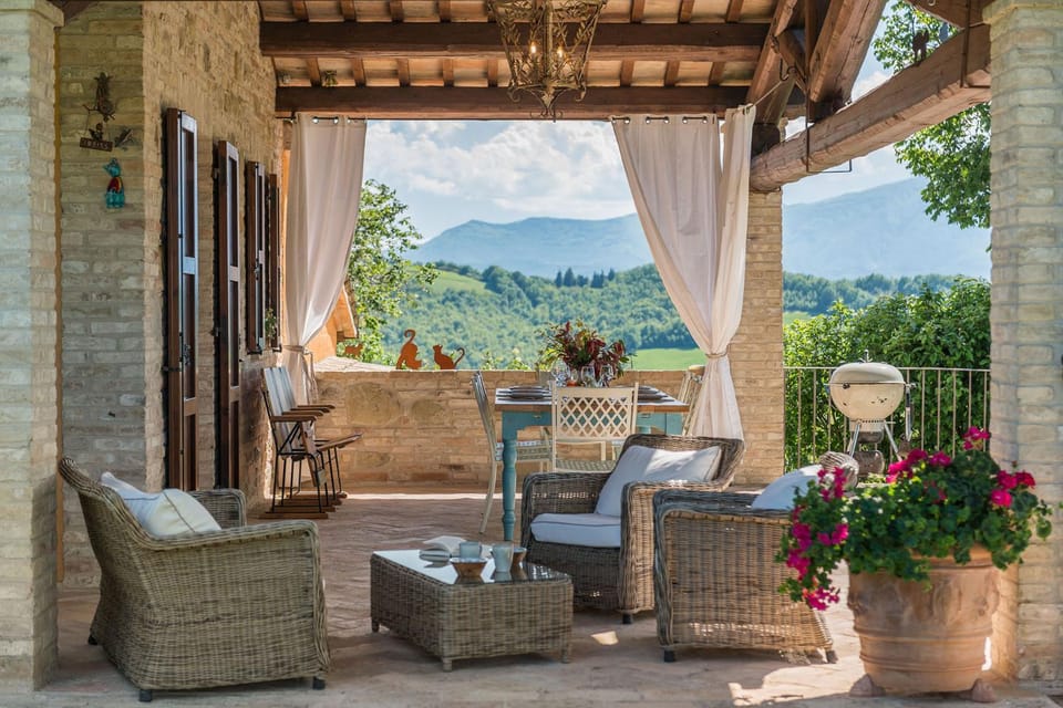 Patio, Natural landscape, Dining area, Garden view, Mountain view