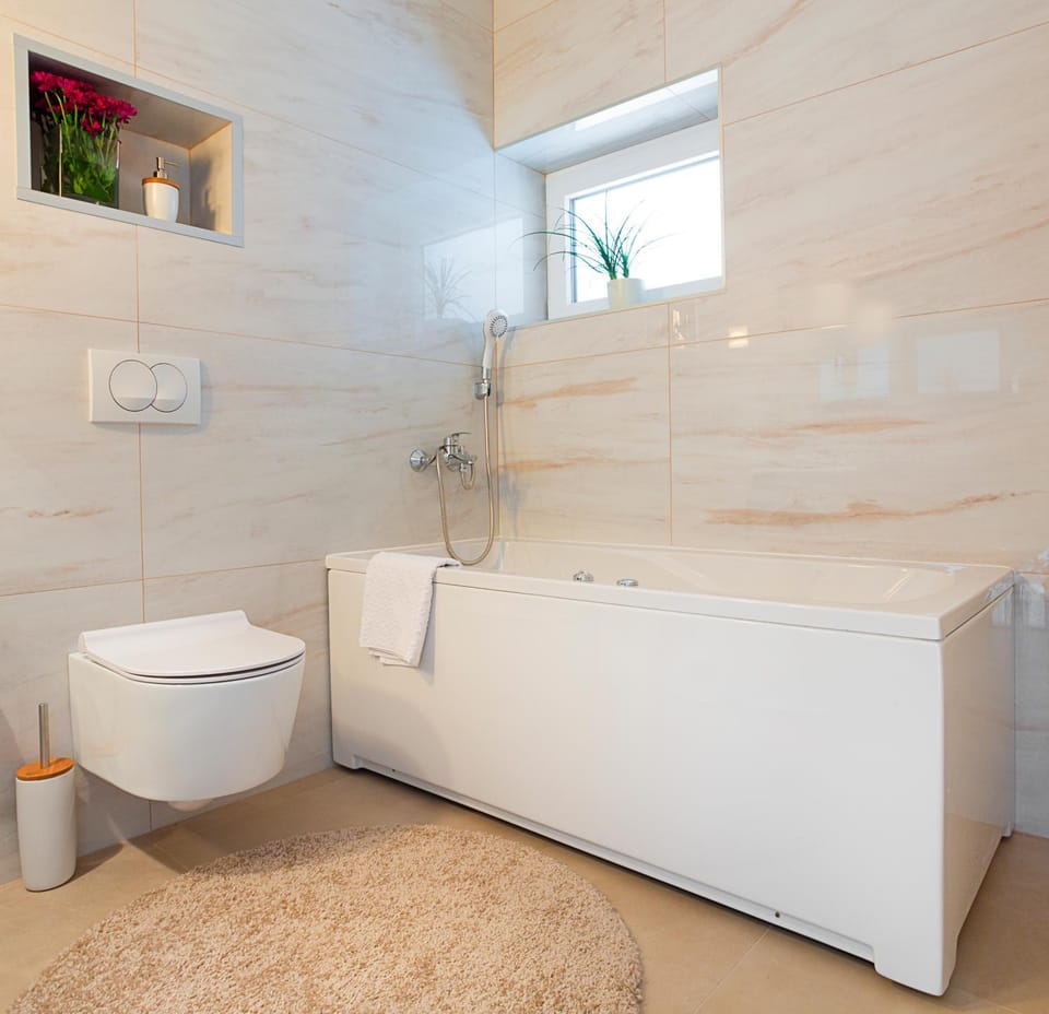 Bathroom, Bath, towels