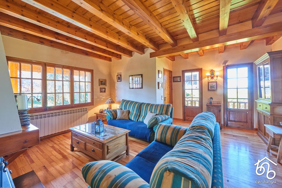Living room, heating