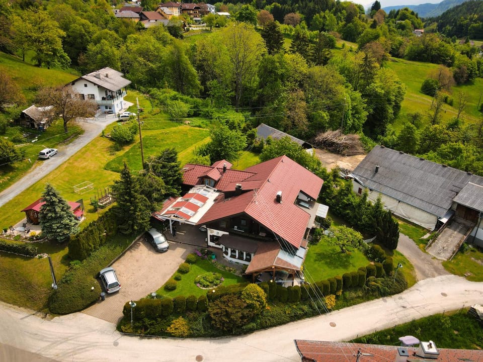 Gästehaus auf der Höhe Apartment in Carinthia, Austria