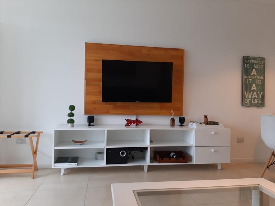 Communal lounge/ TV room, TV and multimedia, Evening entertainment