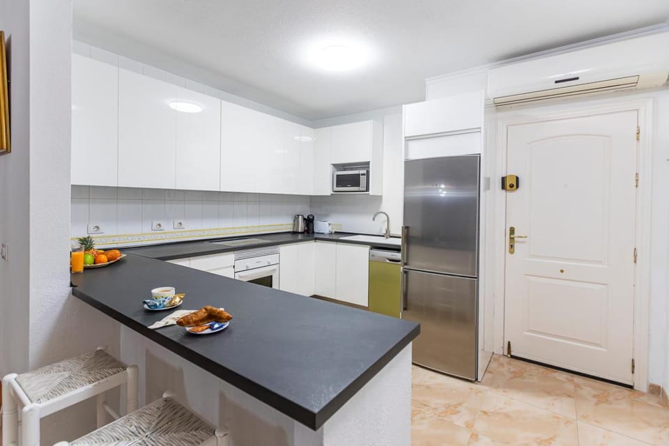 Dining area, oven, stove