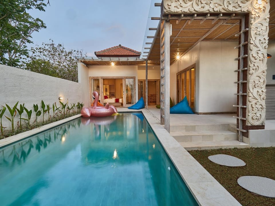 Property building, Swimming pool