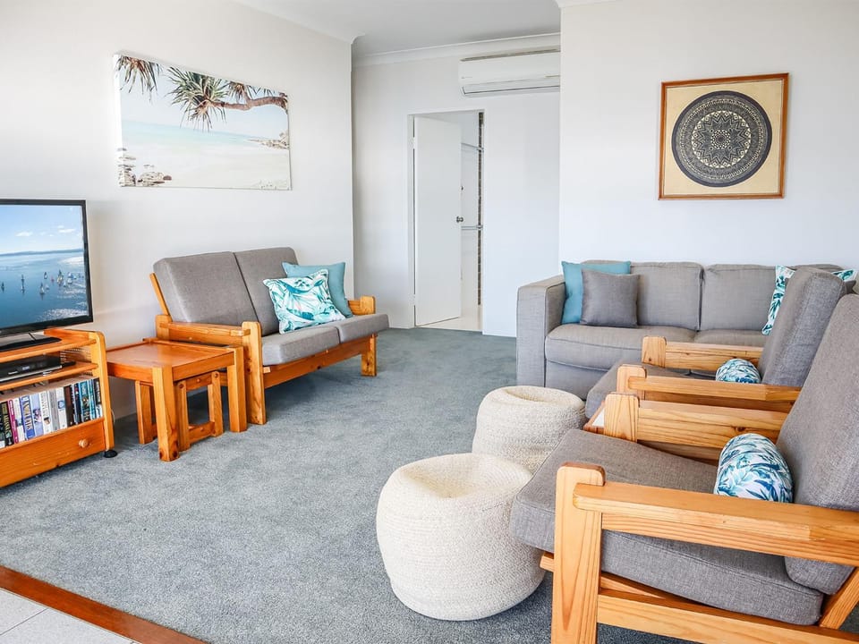 Ocean Shores 12 Waterfront Unit with Sensational Water Views WiFI and Air Conditioning Apartment in Shoal Bay