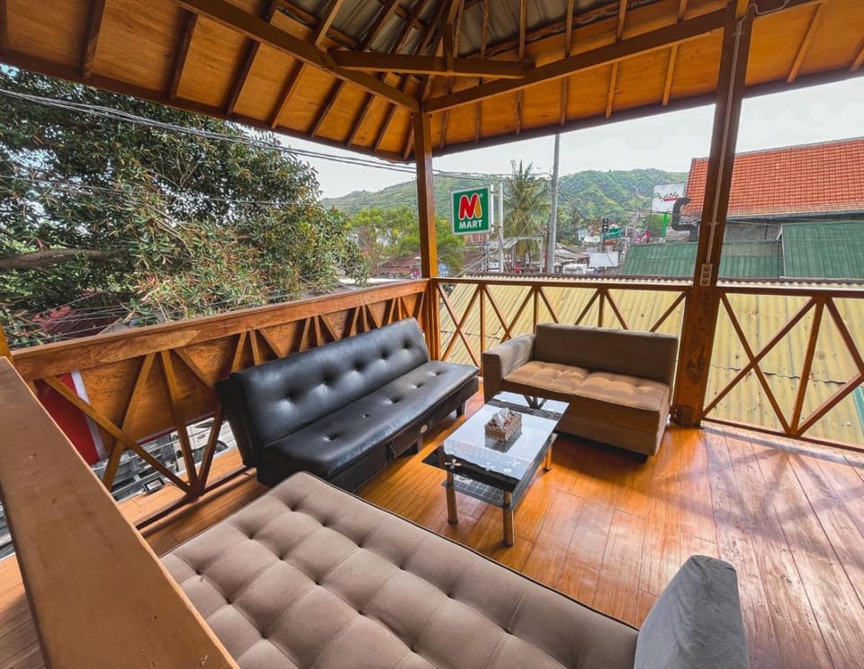 Restaurant/places to eat, Lounge or bar, Seating area