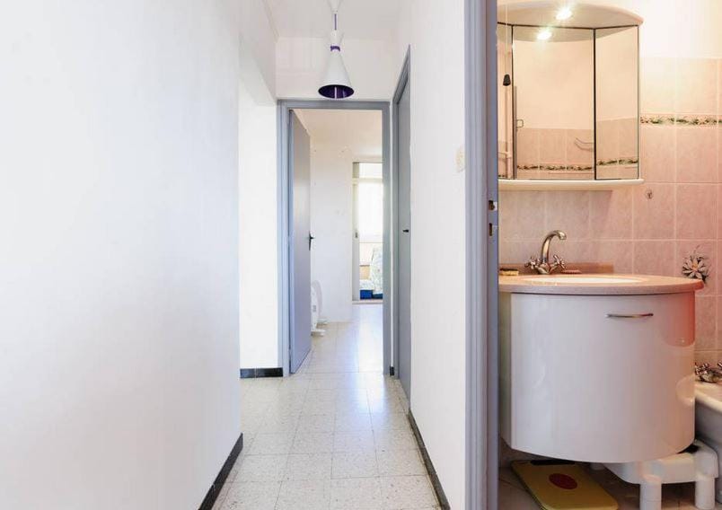 Bathroom, Area and facilities
