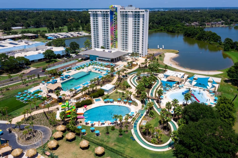 Property building, Bird's eye view, Aqua park, Swimming pool