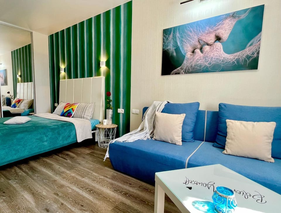 Green apartments on Kotsyubinsky Avenue Apartment in Ukraine