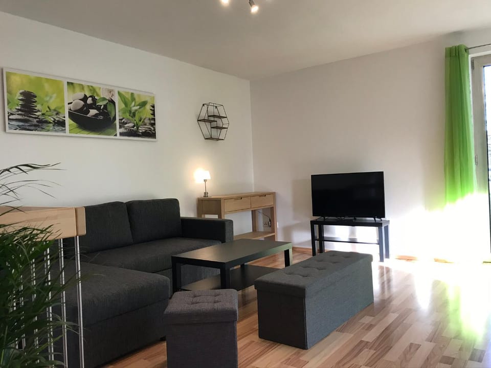 Communal lounge/ TV room, Living room, Seating area