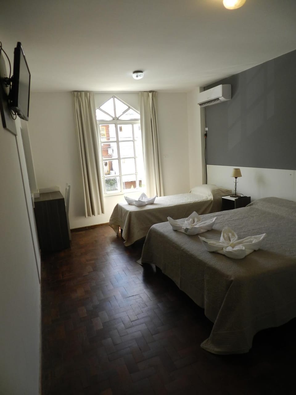Bed, TV and multimedia, Bedroom, air conditioner