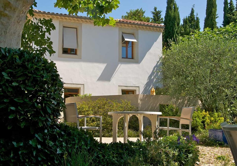 Property building, Patio, Garden