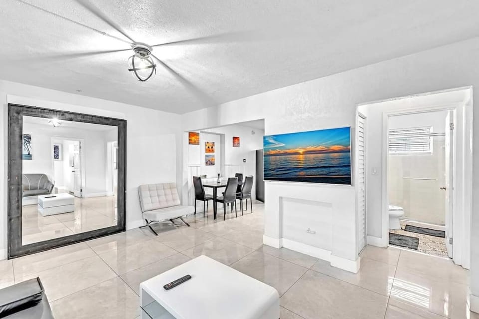 Modern & Comfy 2 BR Mins to Beach & Casino #191 House in Hollywood