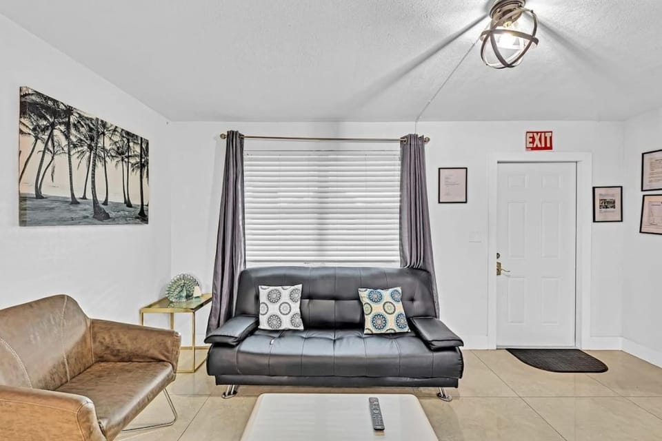 Modern & Comfy 2 BR Mins to Beach & Casino #191 House in Hollywood